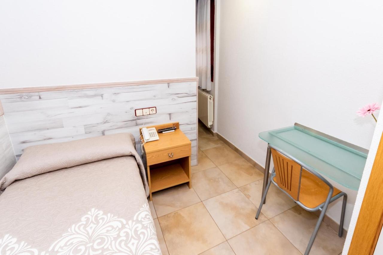 Hostal Viky Madri Exterior foto