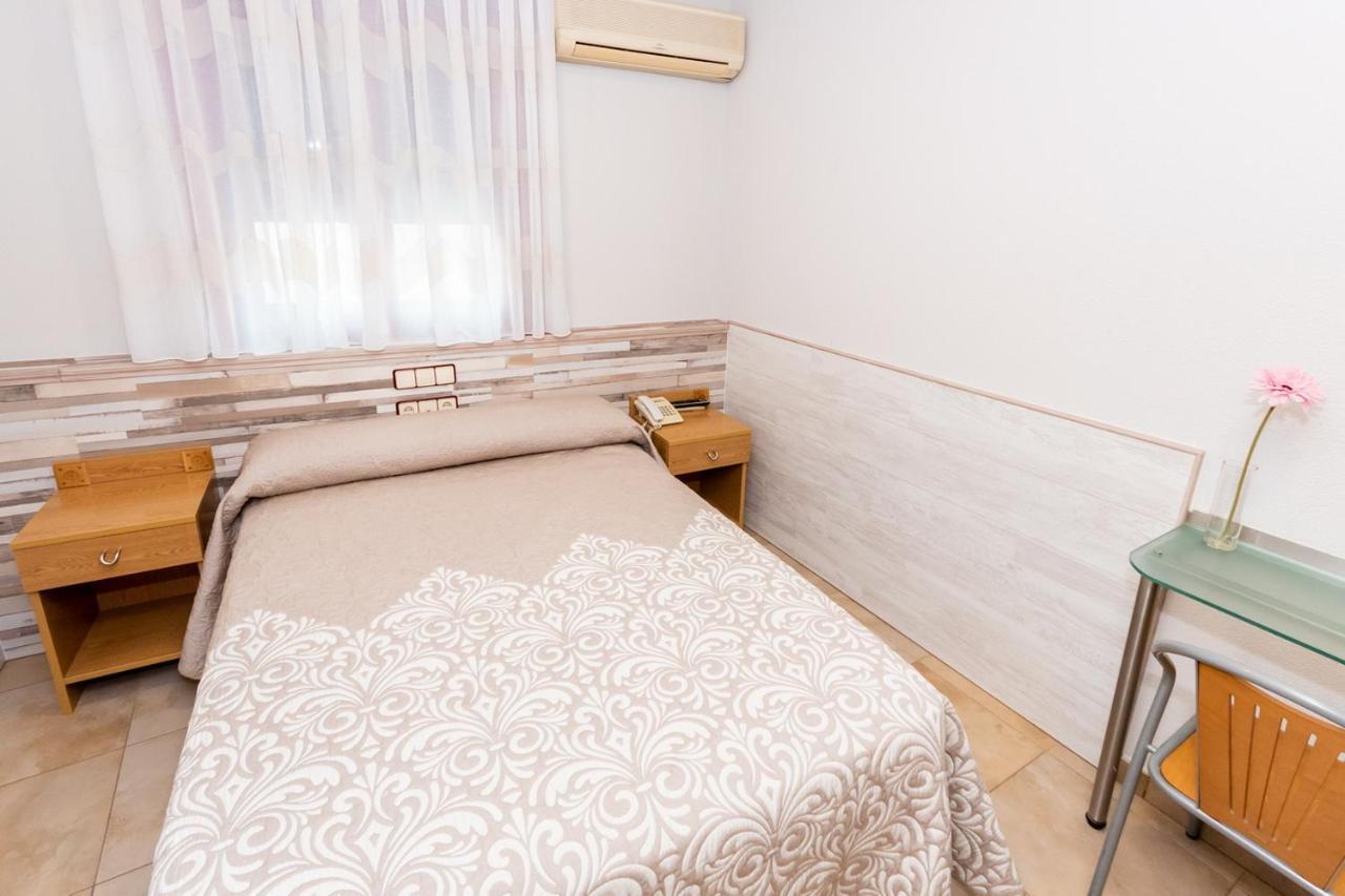 Hostal Viky Madri Exterior foto